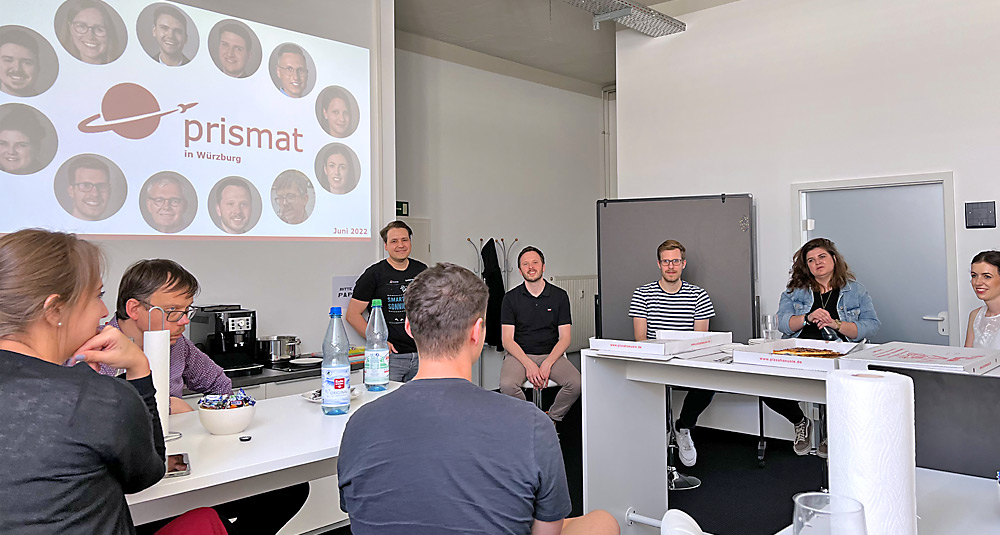 Das Foto zeigt die erste Veranstaltung am Würzburger Standort.