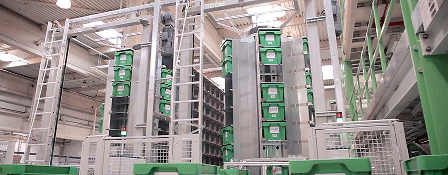 In Bezug auf SAP EWM ist hier ein vollautomatisches Karusselllager zu sehen.